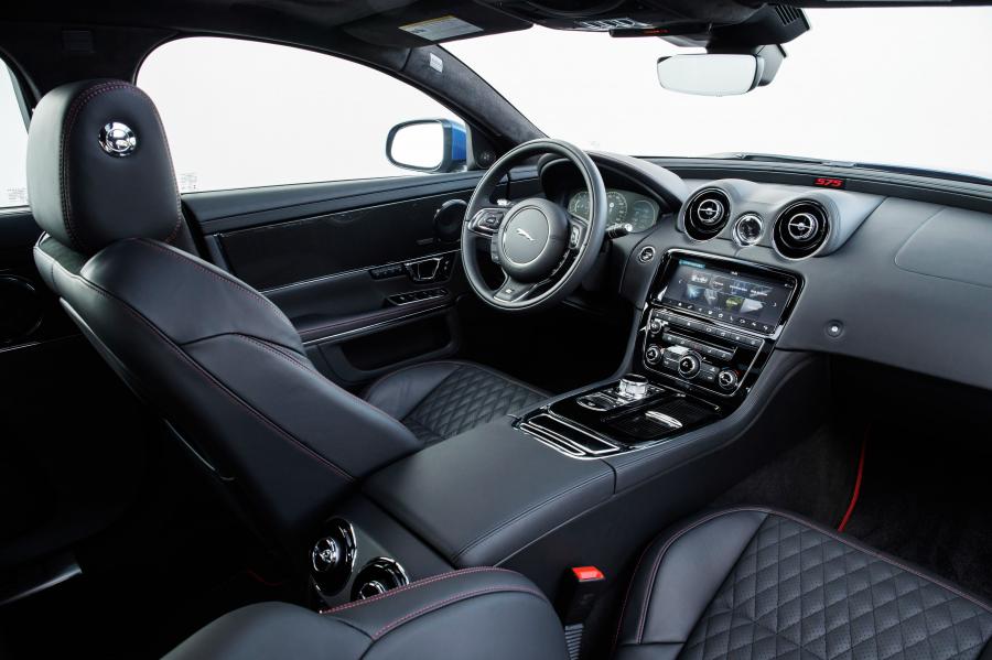 Интерьер Jaguar XJR575 (X351) 2017 года  (WW) (фото 26 из 46)